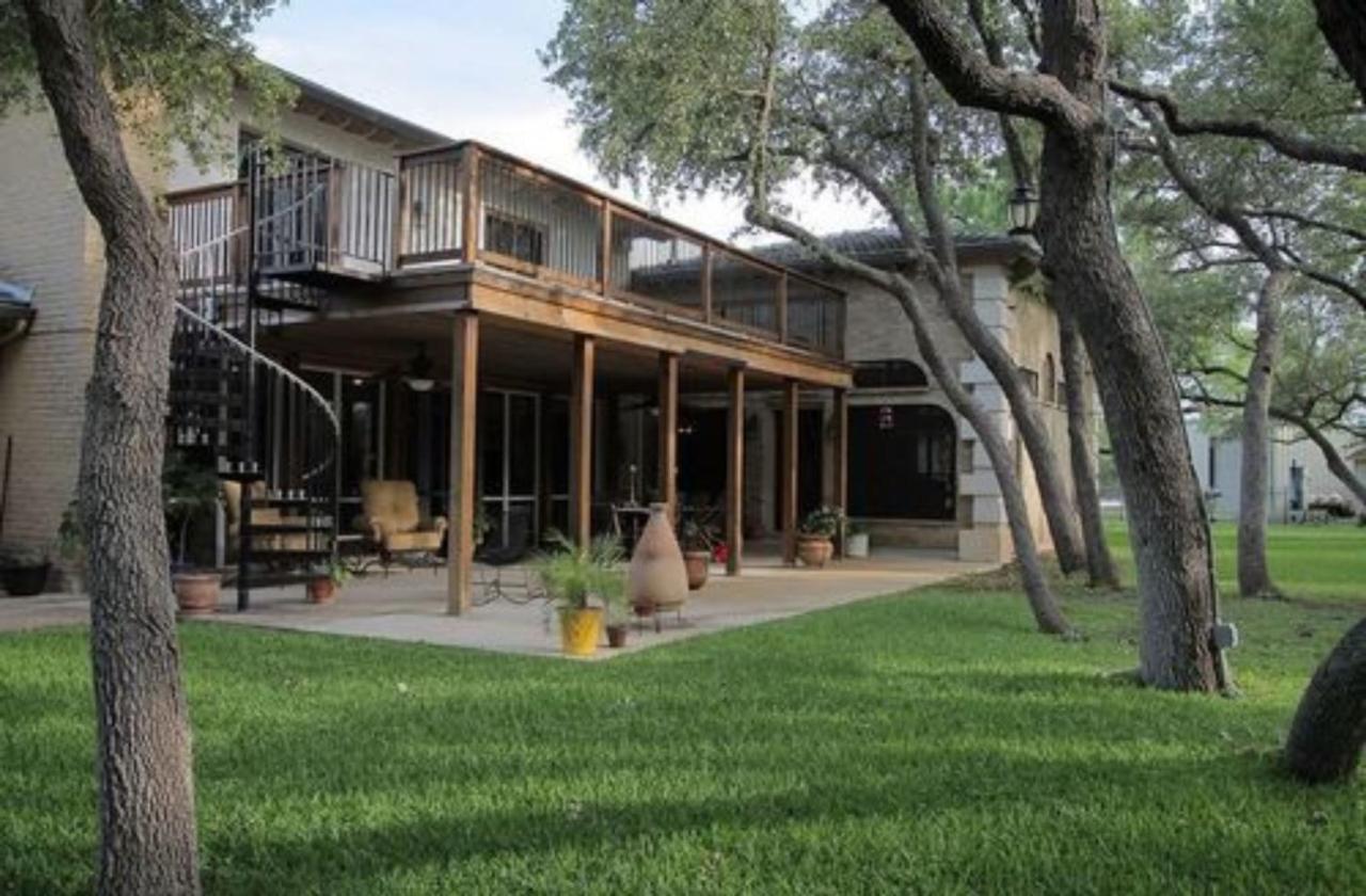 Live Oaks Bed And Breakfast Uvalde Zewnętrze zdjęcie